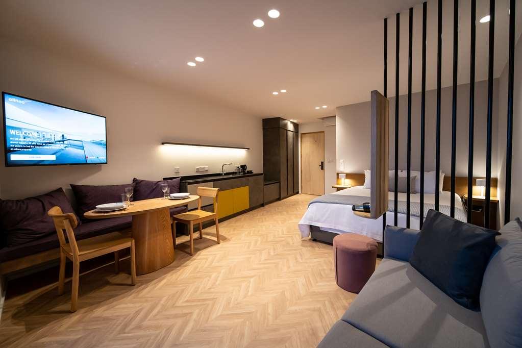 Alinea Suites Limassol Center Habitación foto